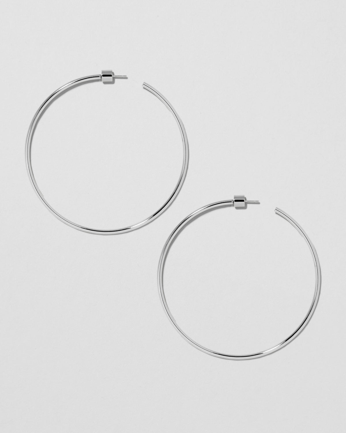 2.5" Thread Hoops earring - alternate angle | gold hoop earrings for women