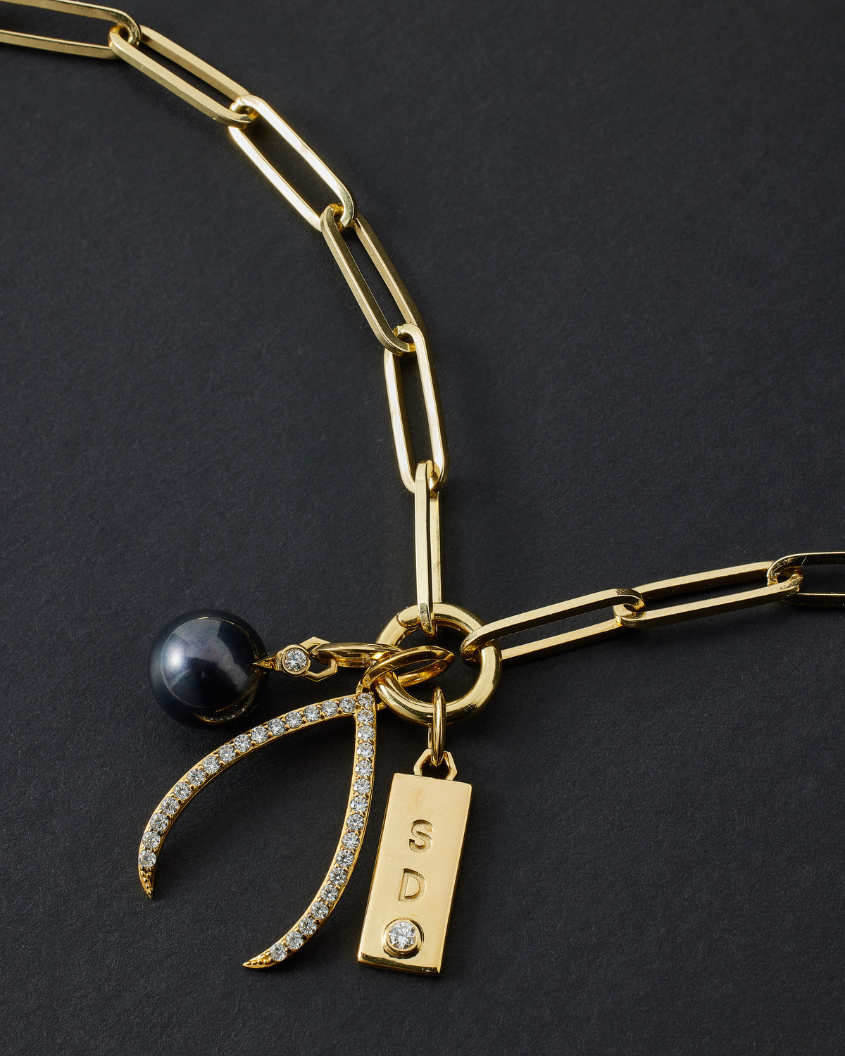 Large Long Link with Circle Push Clasp necklace - front view | 18k gold chain