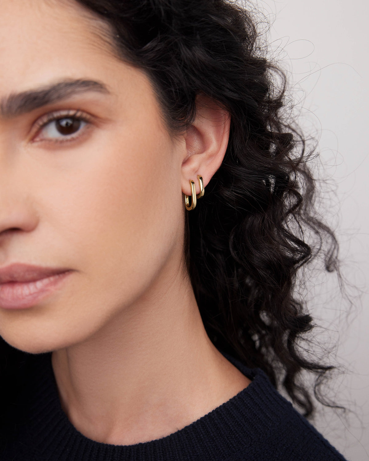 18k Elongated Link Huggie earring - side view | gold huggie earrings