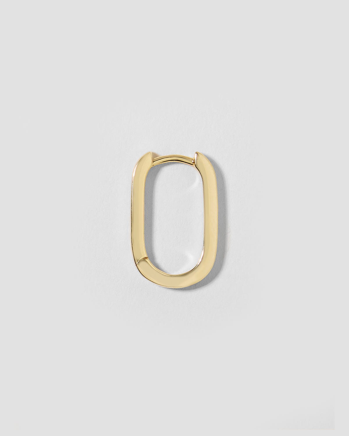 18k Elongated Link Huggie earring - close-up detail | gold huggie earrings