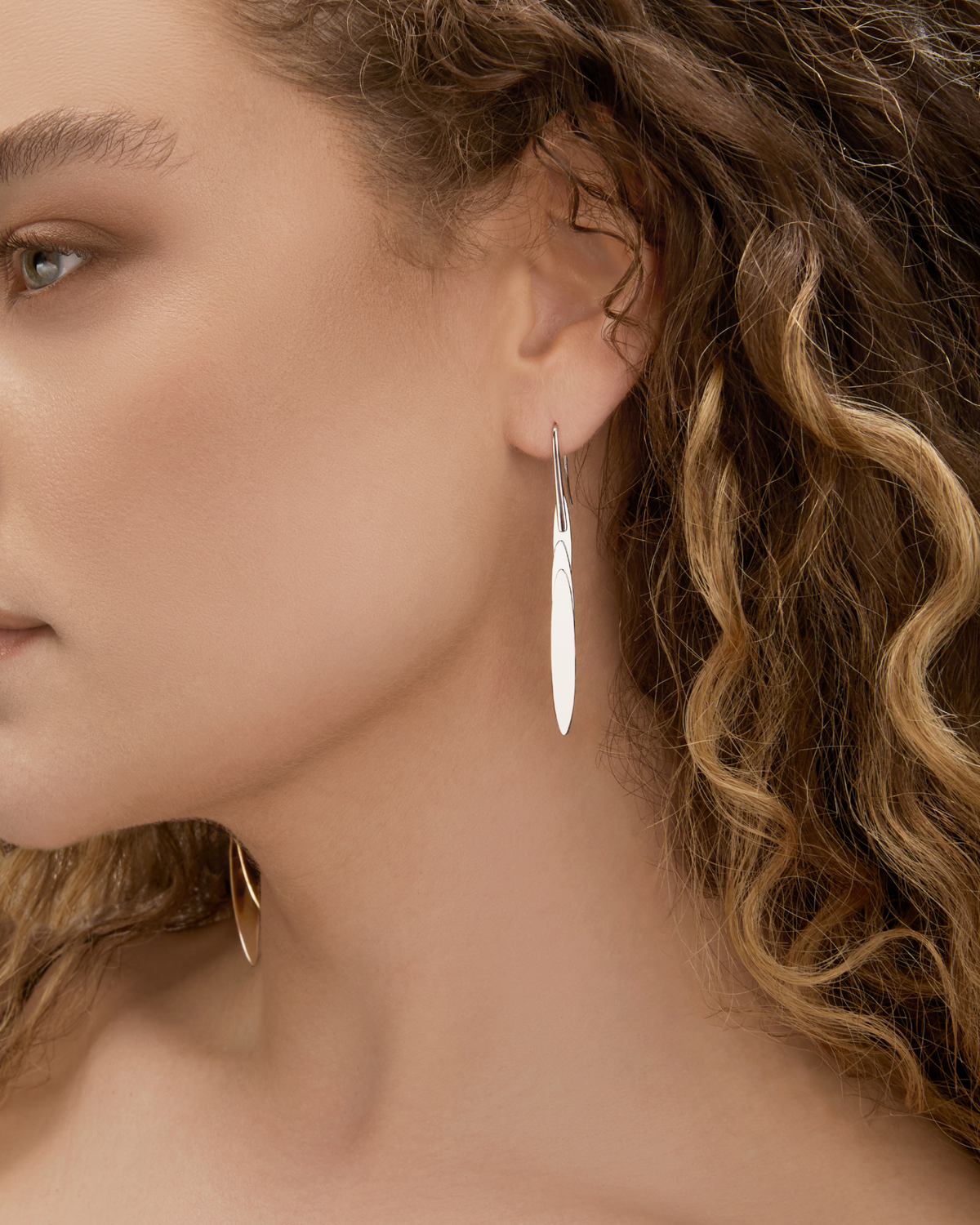 Short Feather Earrings earring - worn look | 14k gold earrings