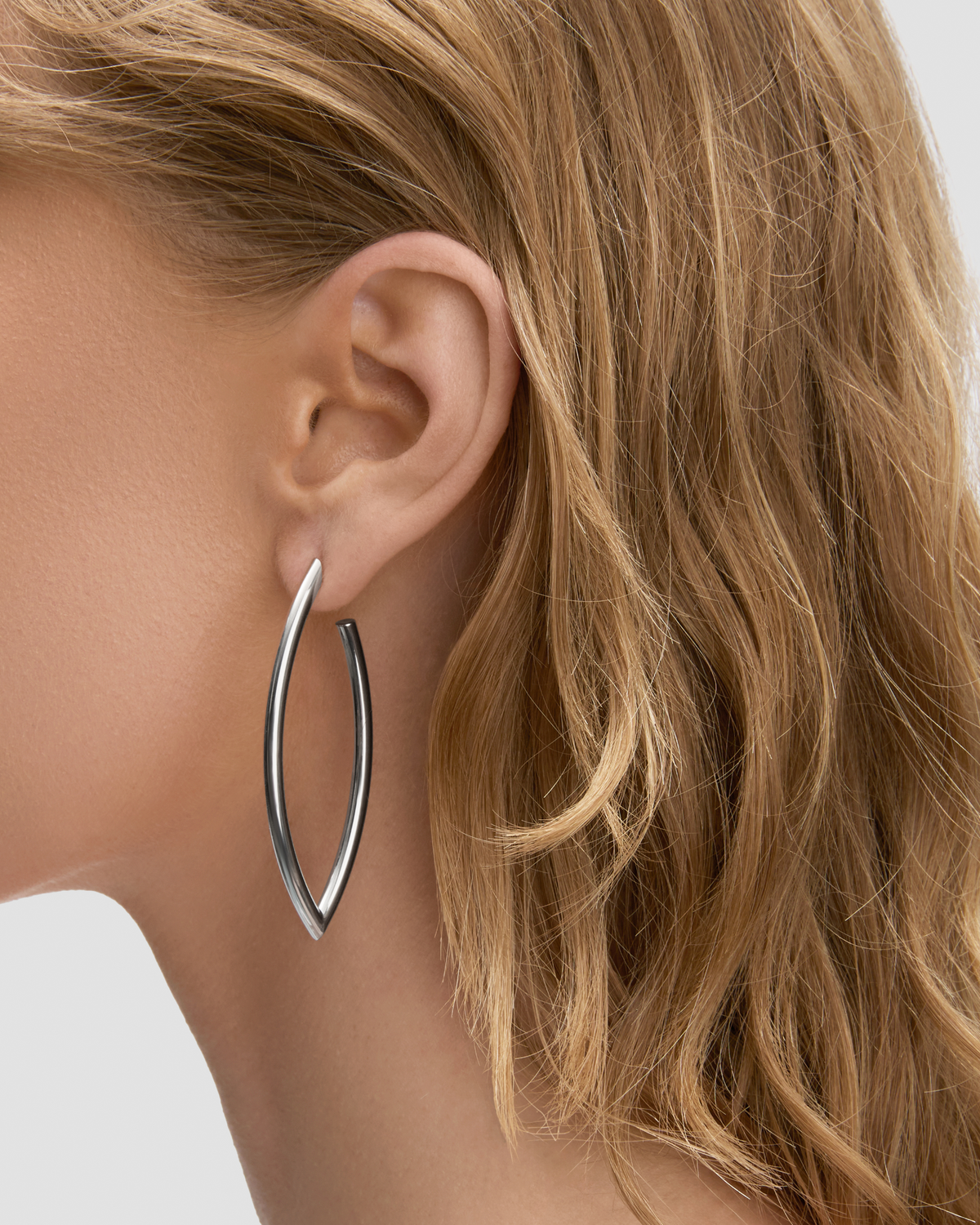 Medium Marquise Hoops gold earring - worn look | medium hoop earrings