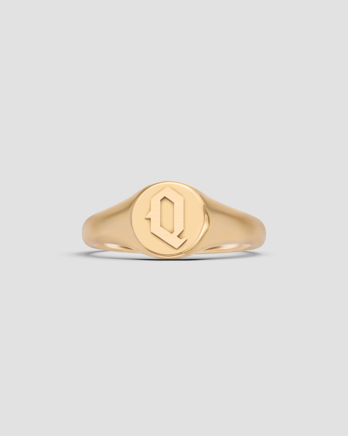 Mini Gothic Letter Signet Ring O-Z ring - side view | gold rings